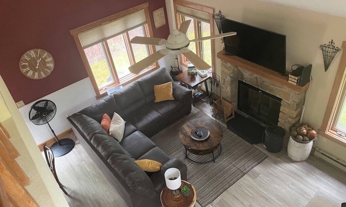White Haven House | Cozy mountain retreat for rent