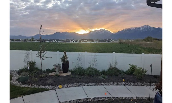 Herriman Apartment | Cozy Mountain-View Haven/Full Kitchen/Hot Tub/Easy SLC & Ski Access