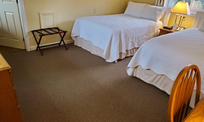 Dryden Hotel | Cozy Multiroom hotel with WiFi, AC in tranquil Wilton
