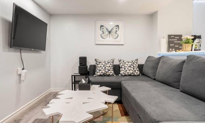 Hamilton Apartment | Cozy nest basement unit