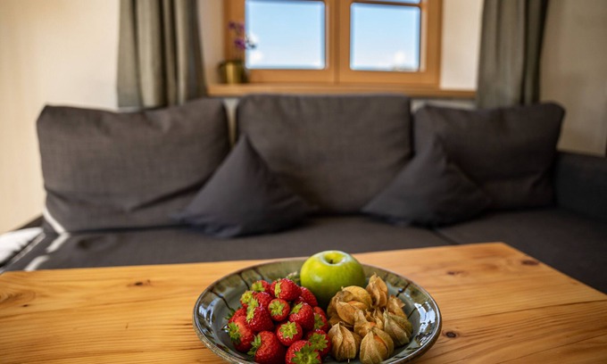 Grosskarolinenfeld Condo | Cozy new apartment