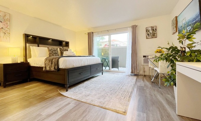 Walnut Creek Apartment | Cozy New King bed studio with Patio, in Walnut Creek