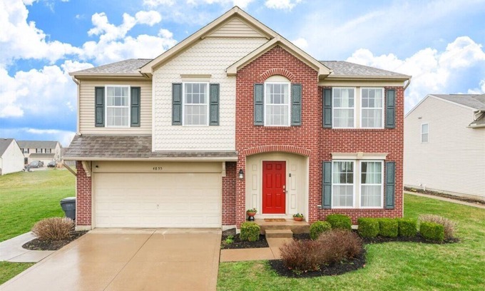 Groveport House | Cozy Newley Remodel 6 Bedroom Home Sleeps 17