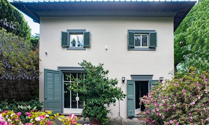 Oltrarno Villa | Cozy newly renovated 4 Bdr Villa with garden in Florence, great central location