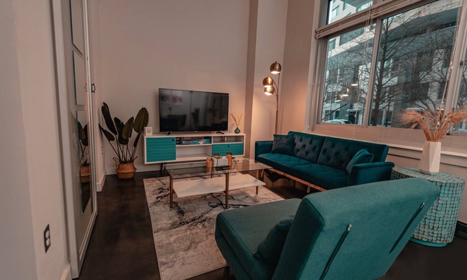 Downtown Apartment | Cozy Oasis in Heart of DC Suburb w/Free Parking