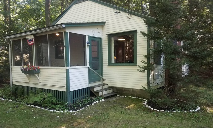 Ocean Park House | Cozy Ocean Park Cottage in the Pines easy walk to Beach
