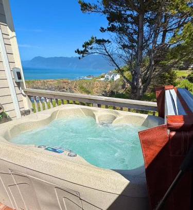 Shelter Cove Apartment | Cozy Oceanview! by OceanviewHotTubs Oceanfront! Shelter Cove, CA Tesla EV station