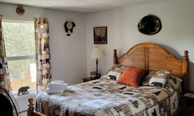 Thayerville House | Cozy on Lake Shore 2