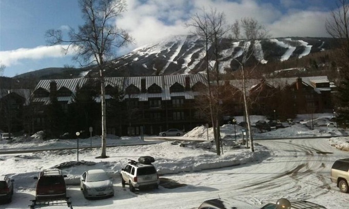 Carrabassett Valley Apartment | Cozy~ON LIFT~Studio~Sugarloaf Views~Walk to it All!
