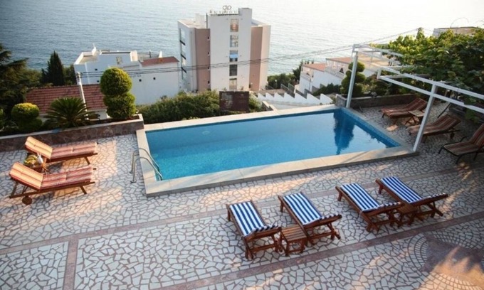 Dobra Voda Apartment | Cozy one bedroom apartment with sea view