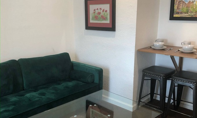 Downtown El Paso Apartment | Cozy one bedroom apartment near utep and downtown
