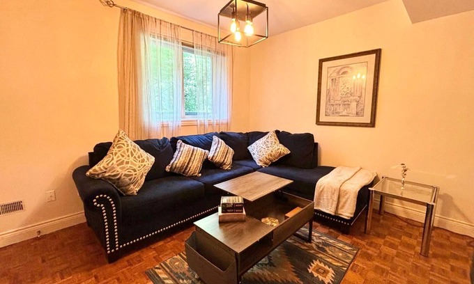 Thornhill Apartment | Cozy One Bedroom Basement Apt with Free Parking