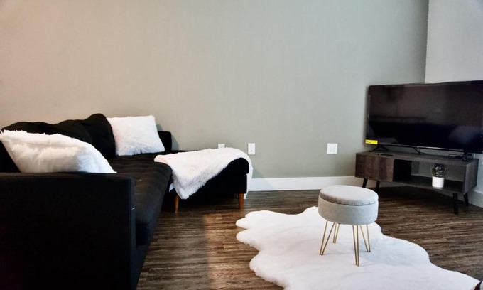 Legacy Park Apartment | Cozy one bedroom studio in the coveted legacy west