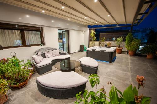 Nea Ionia Apartment | Cozy Penthouse next to Station