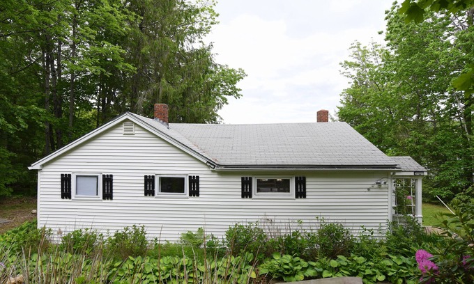 Raymond Cottage | Cozy, pet-friendly 2 bedroom home on Raymond Pond with guest apartment!