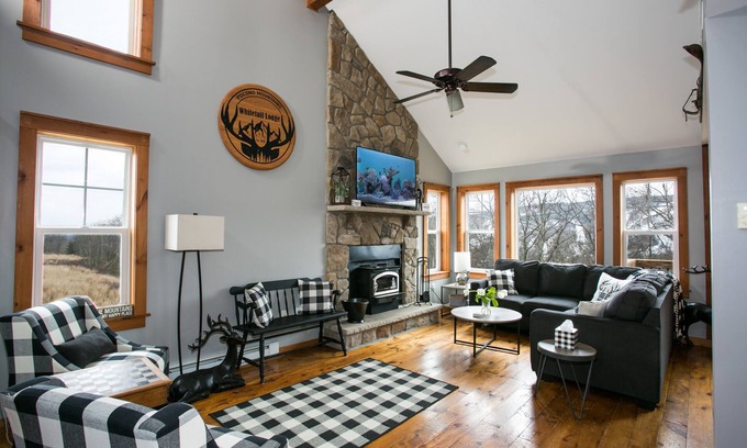 Tannersville House | Cozy Pocono Mountains Getaway with Views