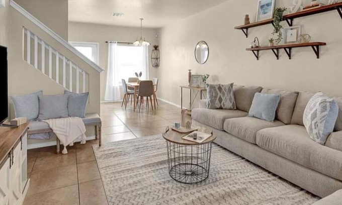 Biggs Field Ski Chalet | Cozy Point Retreat : Relax and Unwind in our Home