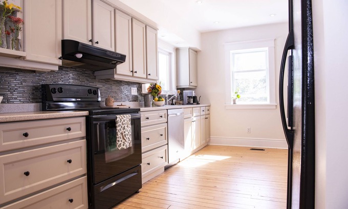 Wellington House | Cozy Prince Edward County home with a pool, near the beach