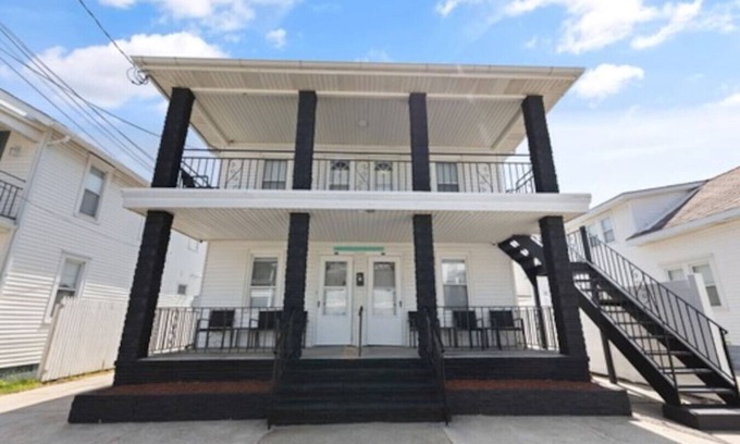 Wildwood Apartment | Cozy Private apt blocks from Beach/Boardwalk 3