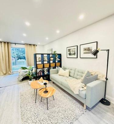Pickering House | Cozy private backyard garden studio