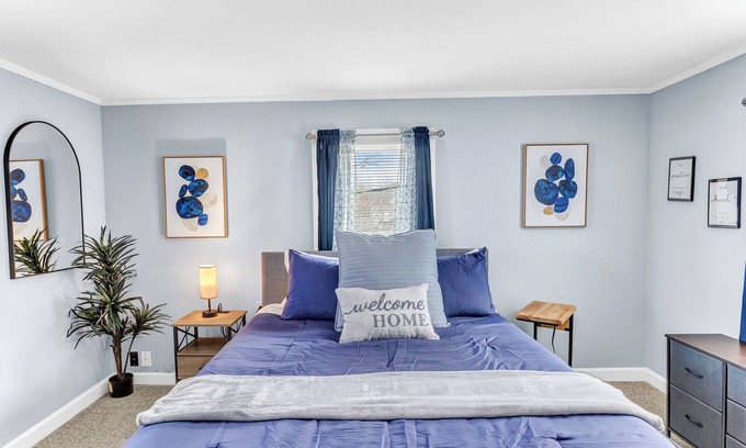 Hebron House | Cozy PRIVATE BEDROOM shared space in serene Hebron with AC, WiFi