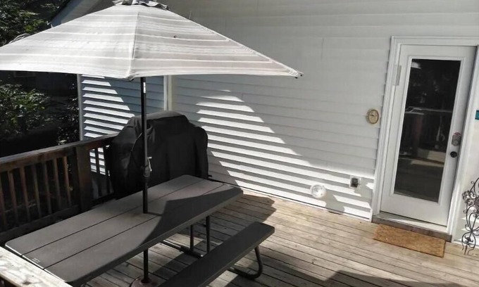 Newnan House | Cozy & private entry 2 bedrooms in Historic Mill Village home in Newnan Ga.