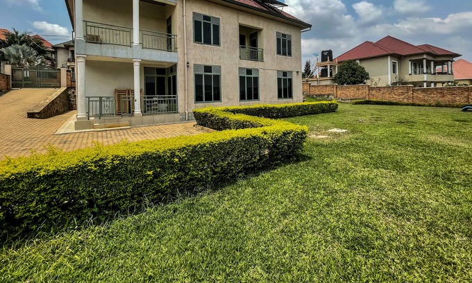 Kigali House | Cozy private room with Jacuzi & Balcony - Virunga @ MyPlace