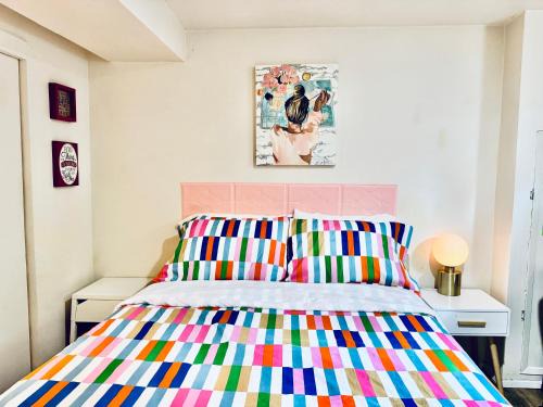 Rainier Valley House | Cozy Private Room with Shared Bathroom on the 1st Floor - Conveniently Located near SeaTac Airport and Downtown