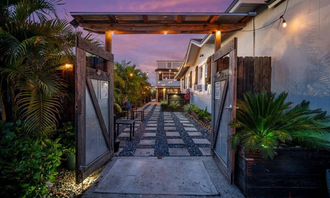 St. Petersburg - Clearwater Apartment | Cozy & Private Studio w/Outdoor Deck