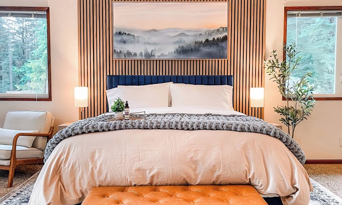 Juneau Apartment | Cozy Private Studio + Great View