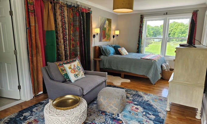 Guilford Apartment | Cozy Private Studio with WiFi, Balcony, Kitchenette in Charming Guilford