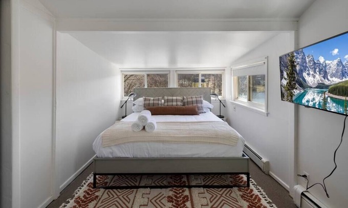 Walton Park House | Cozy, Private Walton Lakefront Getaway 2B/2B Home
