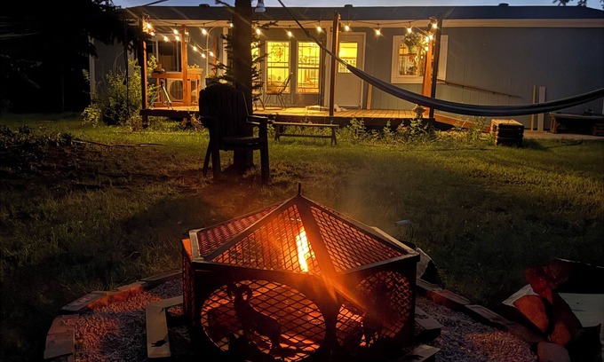 Sheridan House | Cozy, quiet, 3brm2bath2acres. Dog frndly with fee