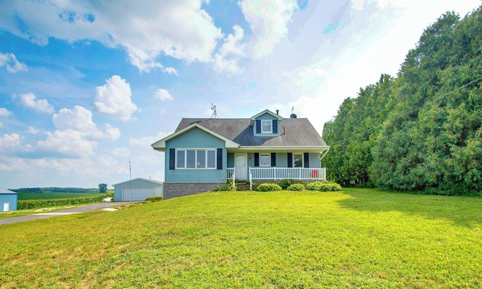 Troy Mills House | Cozy & Quiet Central City Farmhouse