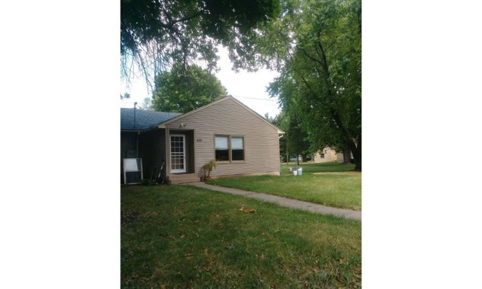 Rockford House | Cozy, Quiet, Clean, and Bright