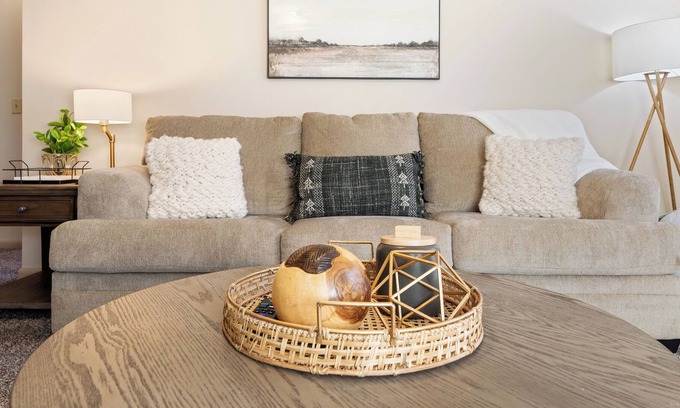 Council Bluffs House | Cozy Quiet Cottage
