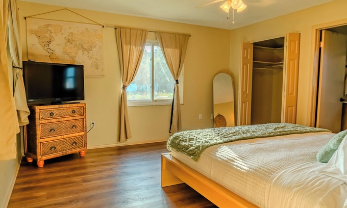 Union Park House | Cozy Quiet Home in Orlando FL