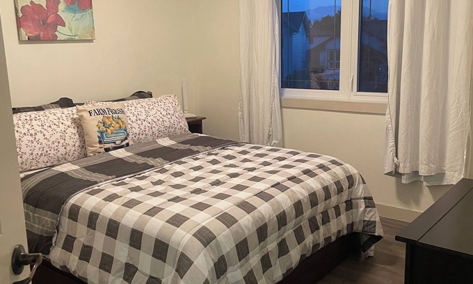 Sylvan Lake House | Cozy quiet home located in a lake town