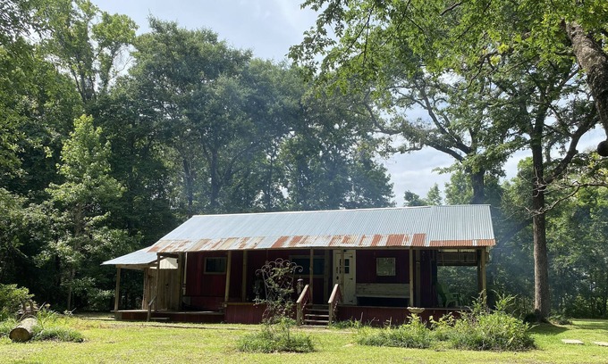 Oakhurst Cabin | Cozy, Quiet, RV-Turned-Tiny Home! Country Getaway!