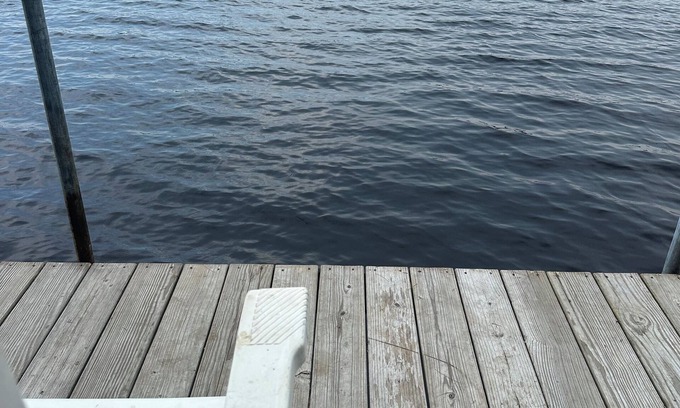 West Buxton Cabin | Cozy quintessential Maine cabin on Bonny Eagle Pond, conveniently located
