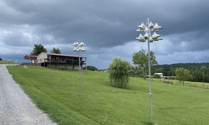 Nancy House | Cozy Ranch Home 1 Mile from CUMBERLAND POINT Boat Ramp. Owner Managed Property.