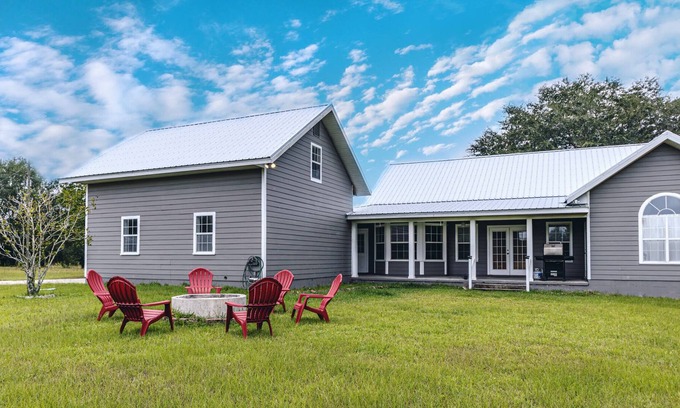 High Springs Other | Cozy ranch home on 12 acres near springs