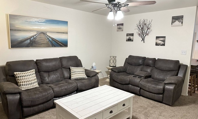 North Mountain House | Cozy Relaxation Central Phoenix 5 min to theme park - room for the whole family