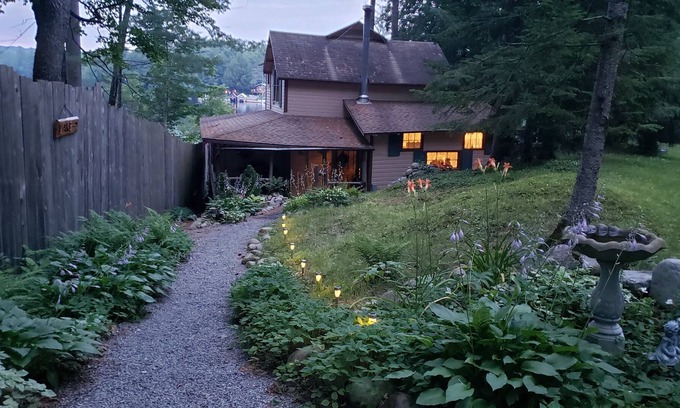 Forestport Cottage | Cozy relaxing cabin on Otter Lake