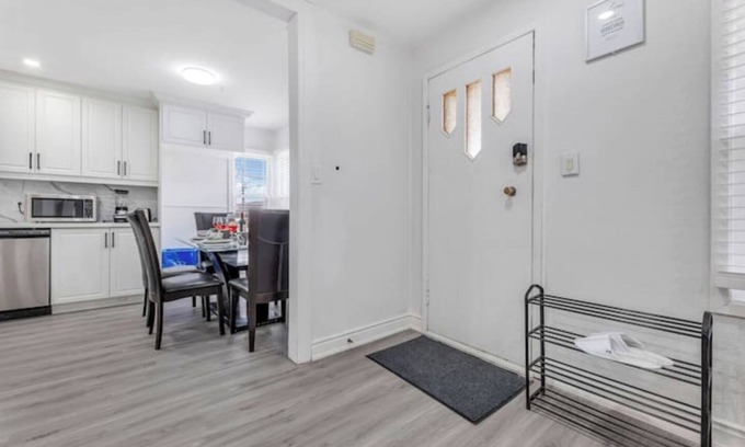 Durham Region House | Cozy Renovated 3 Bedroom Home with PS4!