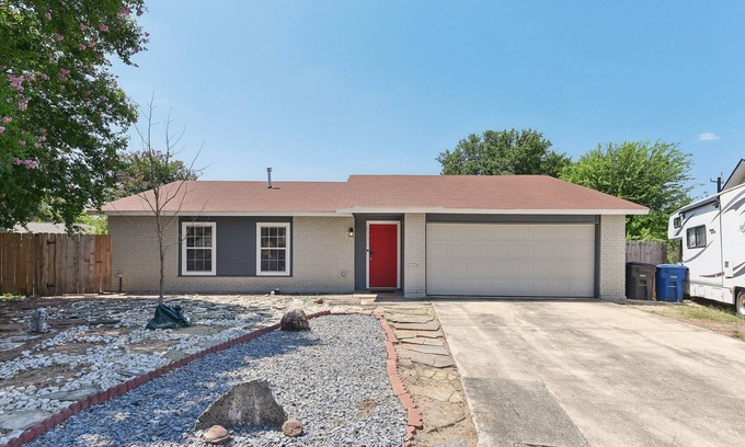 Babcock North House | Cozy Rental Near Medical Center, UTSA, Six Flags, Lackland AFB, La Cantera, Rim