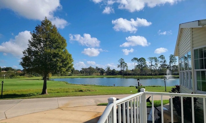 Winter Haven House | Cozy retirement community with golf course
