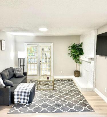 Addison Apartment | Cozy retreat 1Br 1Ba near hospital and tollway