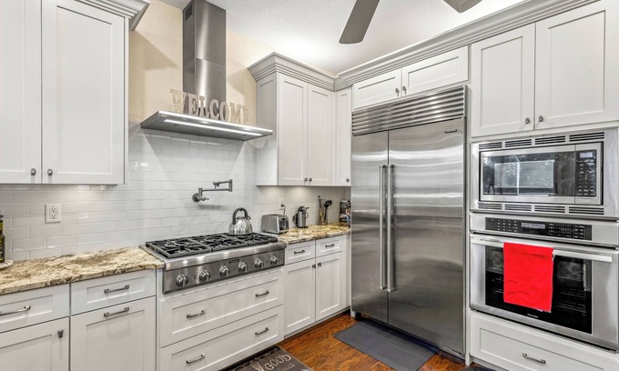 Spring Hill House | Cozy retreat in Spring Hill, 3 beds, 3 baths w/heated Pool and Hot Tub