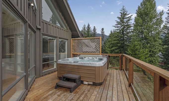 Whistler Cay Estates House | Cozy Retreat just outside of Whistler Village